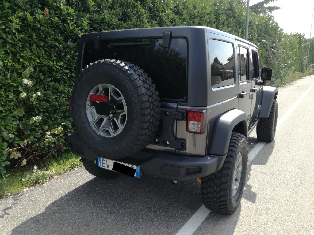 cancello porta ruota jeep jk foto 2